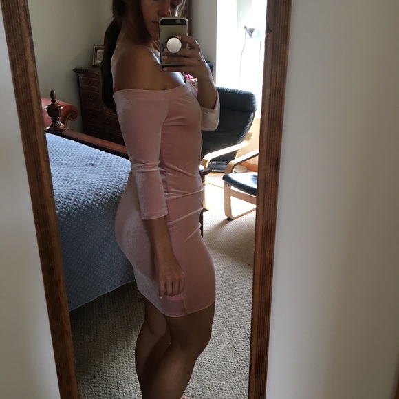 VELVET NWT MAUVE OFF THE SHOULDERS DRESS - Picture 4 of 8